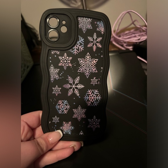iPhone 11 cases - Picture 2 of 5